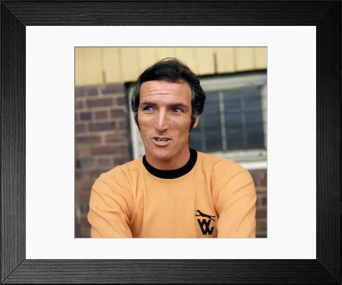 Framed Print : Derek Dougan of Wolves. July 1970 Framed Print : Derek Dougan of Wolves. July 1970