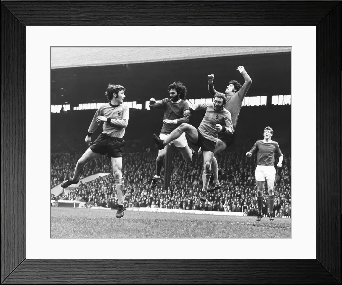 Framed Print : Manchester United V Wolves L-R McAlle, George Best, Bailey, Parks and Alan Gowling (Utd) watching. April 1971 Framed Print : Manchester United V Wolves L-R McAlle, George Best, Bailey, Parks and Alan Gowling (Utd) watching. April 1971