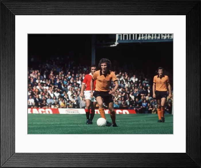 Framed Print : Wolverhampton Wanderers Wolves v Manchester United Aug 1975 Framed Print : Wolverhampton Wanderers Wolves v Manchester United Aug 1975