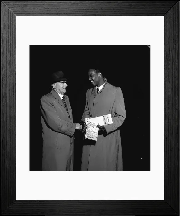 Framed Print : Garfield Sobers, April 1958, West Indian Cricketer arriving at London Road Station, Manchester Framed Print : Garfield Sobers, April 1958, West Indian Cricketer arriving at London Road Station, Manchester