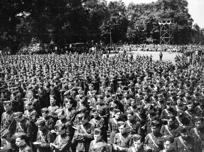 Framed Print : Over 1000 attended the ATC (Air Training Corps) parade of service in Regents Park, London