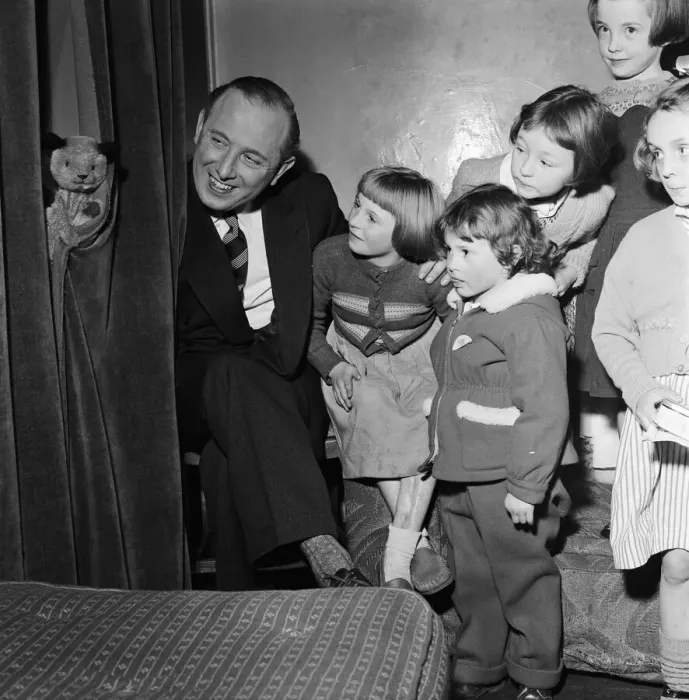 Framed Print : Some of the under 12 year old children who were invited to see Sooty