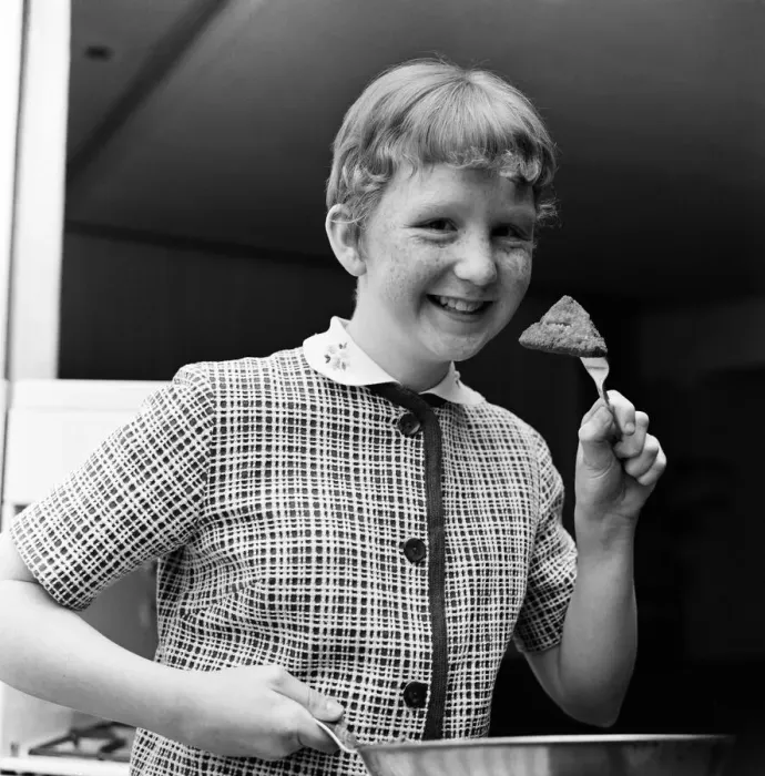 Framed Print : 12-year-old Helen Dalzell from Halifax wrote to a TV programme with an idea for making Framed Print : 12-year-old Helen Dalzell from Halifax wrote to a TV programme with an idea for making