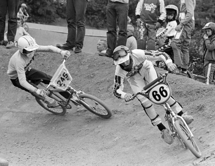 Framed Print : 13 year old competitors battle their way through a sling shot turn during the Norsport Framed Print : 13 year old competitors battle their way through a sling shot turn during the Norsport