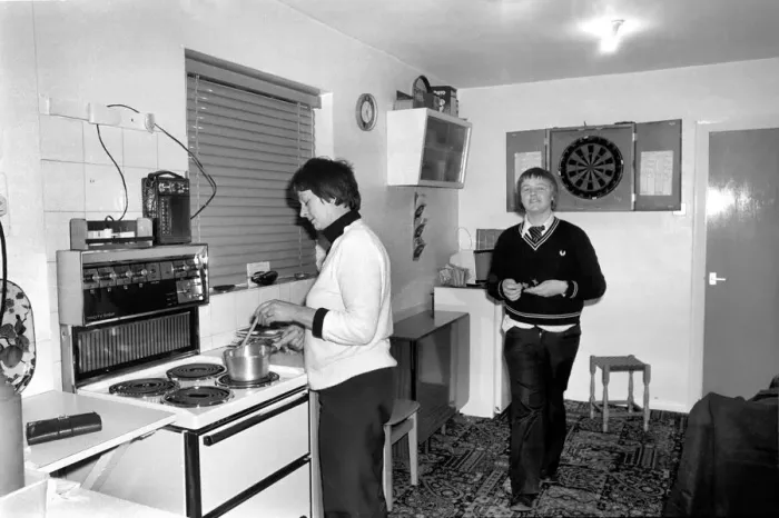 Framed Print : 14 year old Darts player Paul Wade is World Champion Eric Bristows tip for the top Framed Print : 14 year old Darts player Paul Wade is World Champion Eric Bristows tip for the top