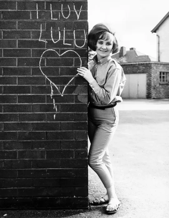 Framed Print : 15 Years old Lulu real name Marie Lawrie from Glasgow who has made a debut disc entitled
