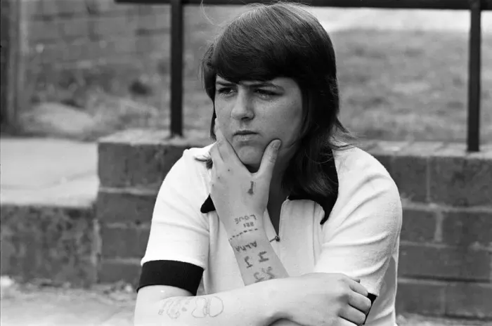 Framed Print : 16-year-old Karen Richardson of Low Fell, gateshead. She couldn Framed Print : 16-year-old Karen Richardson of Low Fell, gateshead. She couldn