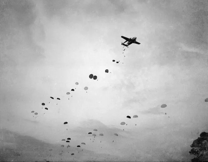 Framed Print : The 18th Parachute Battalion stage a mock attack on an American Aerodrome at Upper Framed Print : The 18th Parachute Battalion stage a mock attack on an American Aerodrome at Upper