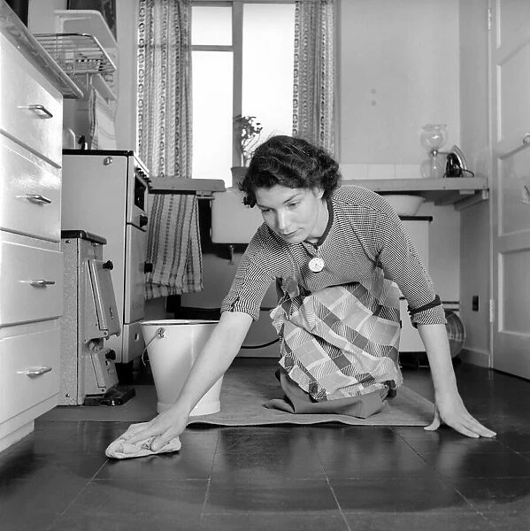 1950s Housewife: Housework: The role of the housewife in 1954 was to prepare