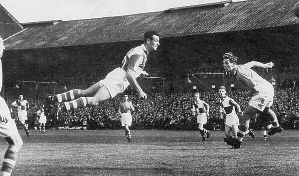1951 Bristol Rovers Geoff Bradford in action against Leyton Orient at St James Park