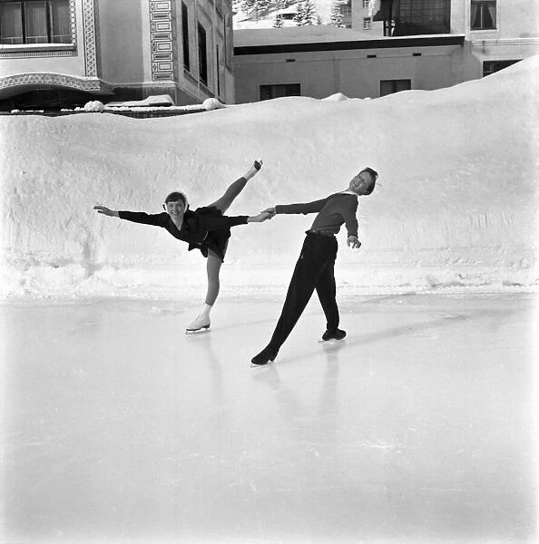 The 1953 competitions for men, ladies, pair skating, and ice dancing took place