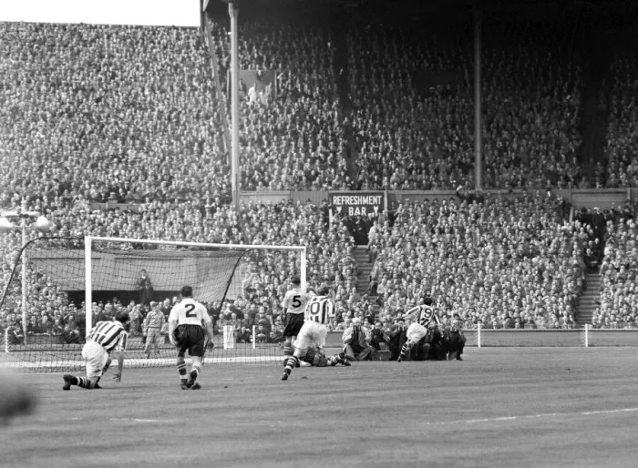 Framed Print : 1954 FA Cup Final at Wembley Stadium. West Bromwich Albion 3 v Preston North End 2 Framed Print : 1954 FA Cup Final at Wembley Stadium. West Bromwich Albion 3 v Preston North End 2