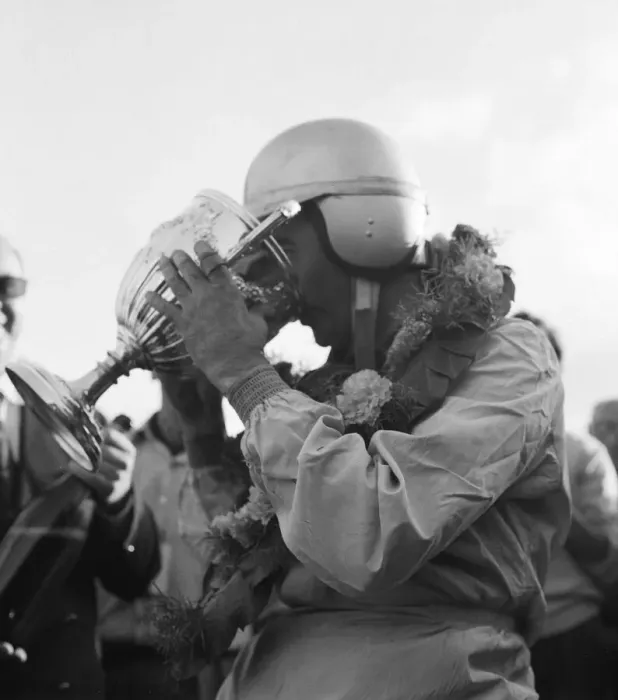 Framed Print : 1959 Jack Brabham wins the Kentish 100 from Graham Hill Framed Print : 1959 Jack Brabham wins the Kentish 100 from Graham Hill
