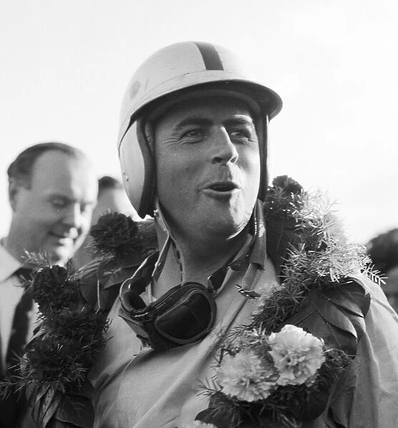 1959 Jack Brabham wins the Kentish 100 from Graham Hill