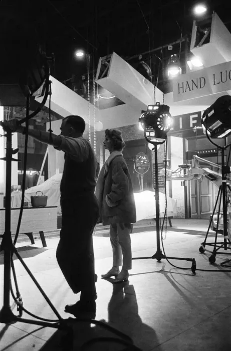 Framed Print : 1960 Film Peeping Tom, behind the scenes filming at Pinewood Studios, Buckinghamshire