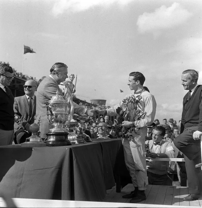 Framed Print : 1961 British Grad Prix at Aintree. Taffy'Von Tripps shakes hands with DM Framed Print : 1961 British Grad Prix at Aintree. Taffy'Von Tripps shakes hands with DM