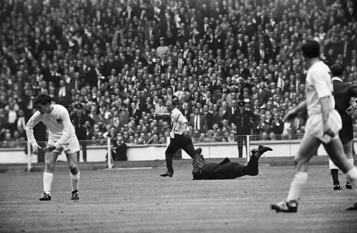 Framed Print : 1966 FA Cup Final at Wembley stadium. Everton 3 v Sheffield Wednesday 2 Framed Print : 1966 FA Cup Final at Wembley stadium. Everton 3 v Sheffield Wednesday 2