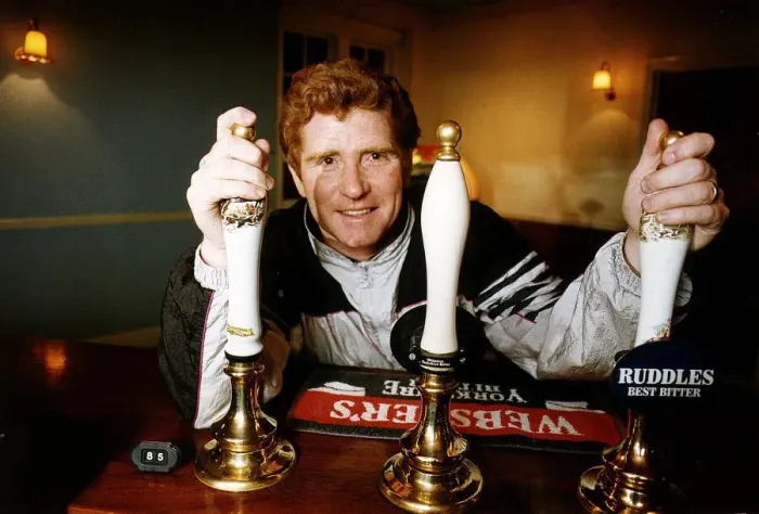 Framed Print : 1966 World Cup Player Alan Ball behind the pumps in his new pub April 1991 Framed Print : 1966 World Cup Player Alan Ball behind the pumps in his new pub April 1991