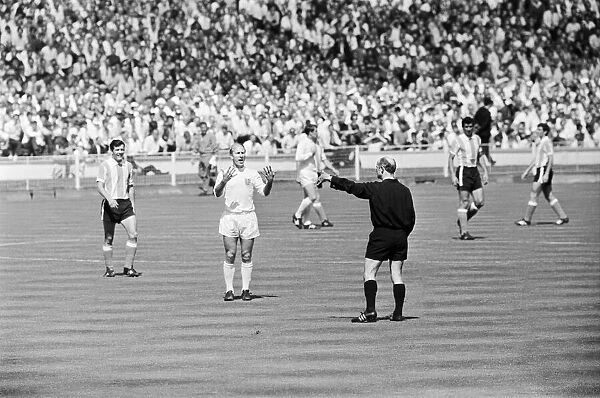 1966 World Cup Quarter Final at Wembley Stadium. England 1 v Argentina 0