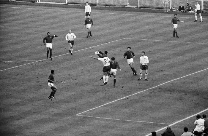 Framed Print : 1966 World Cup Semi Final at Wembley Stadium. England 2 v Portugal 1