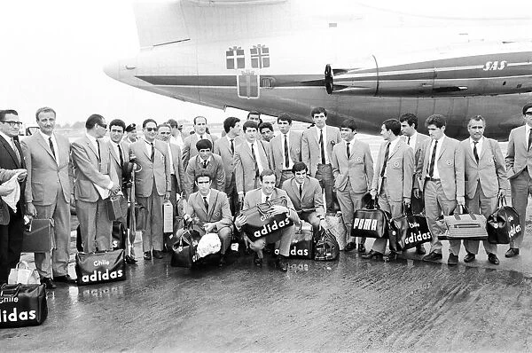 1966 World Cup torurnament in England. The Chile team arriving at London Airport