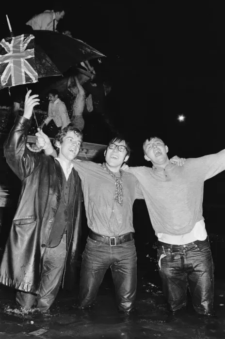 Framed Print : 1966 World Cup Tournament in England. England fans celebrate in the fountains in