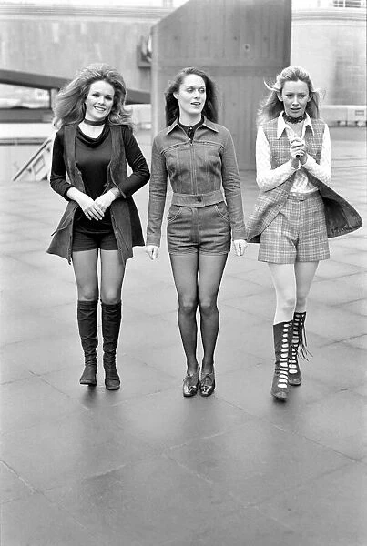 1970s Fashion: Shorts. January 1971 71-00161-015