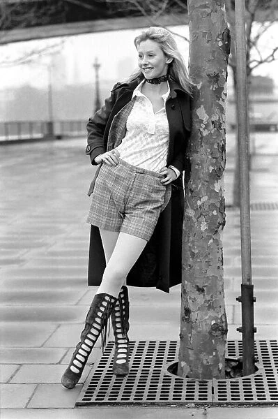 1970s Fashion: Shorts. January 1971 71-00161-016