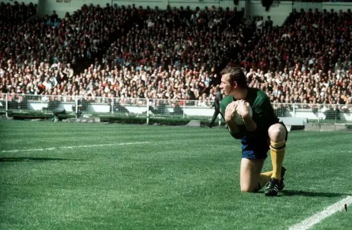 Framed Print : 1971 FA Cup Final at Wembley May 1971 Arsenal v Liverpool Arsenal goalkeeper Framed Print : 1971 FA Cup Final at Wembley May 1971 Arsenal v Liverpool Arsenal goalkeeper