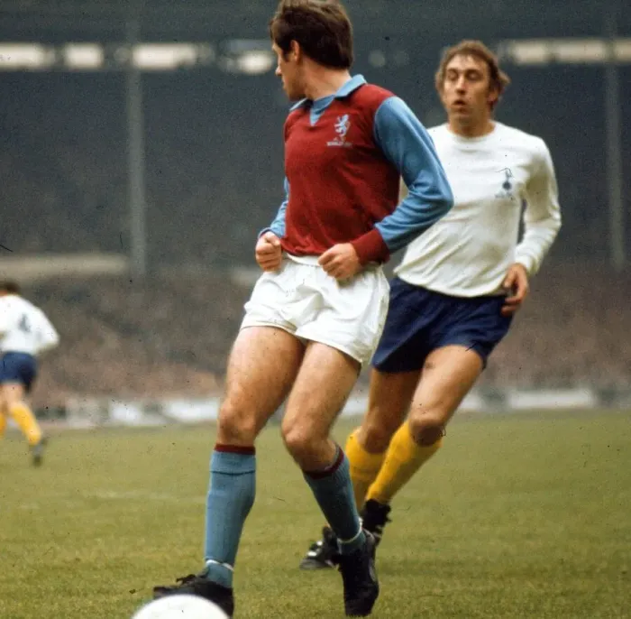 Framed Print : 1971 League Cup Final at Wembley Stadium Tottenham Hotspur 2 v Aston Villa 0 Framed Print : 1971 League Cup Final at Wembley Stadium Tottenham Hotspur 2 v Aston Villa 0