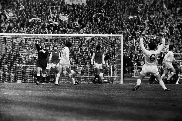 1972 FA Cup Final at Wembley Leeds United 1 v Arsenal 0 May 1972 Norman Hunter