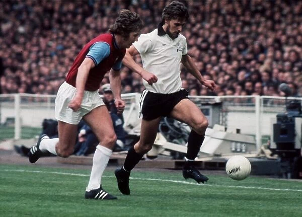 1975 FA Cup Final at Wembley May 1975 West Ham United 2 v Fulham 0 Viv Busby
