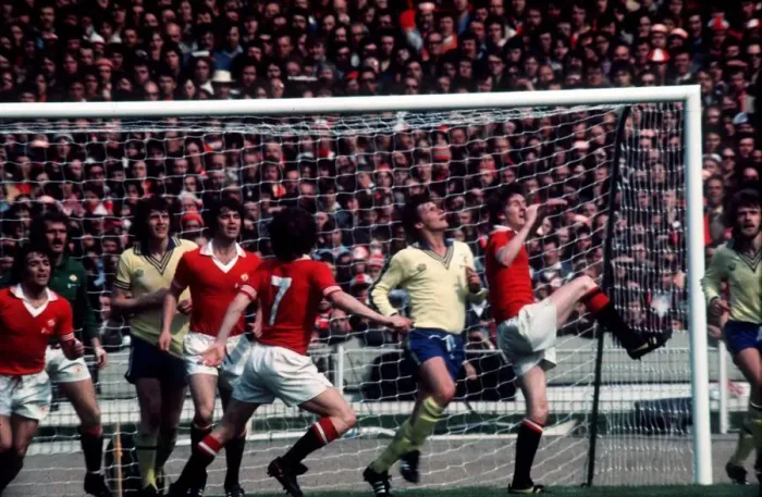 Framed Print : 1976 FA Cup Final at Wembley May 1976 Southampton 1 v Manchester United 0