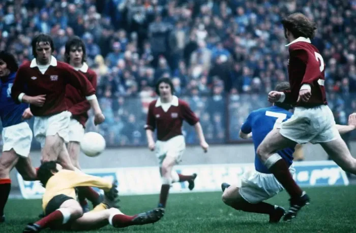 Framed Print : 1976 Scottish Cup Final at Hampden Park May 1976 Hearts of Midlothian v Rangers Framed Print : 1976 Scottish Cup Final at Hampden Park May 1976 Hearts of Midlothian v Rangers