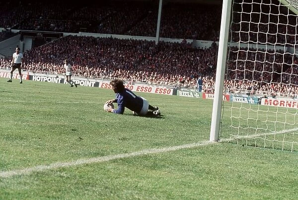 1977 FA Cup Final at Wembley Stadium May 1977 Liverpool 1 v Manchester United 2