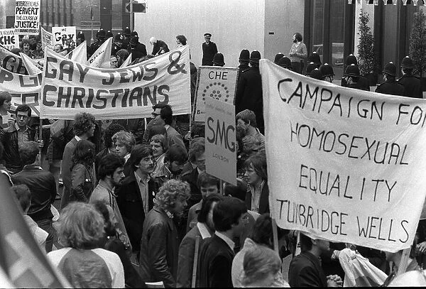 1977 Gay Pride rally in Hyde Park A©Mirrorpix