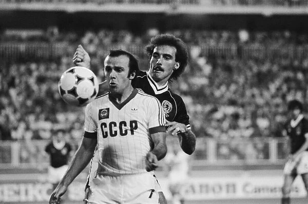 1982 World Cup Finals in Malaga, Spain. Soviet Union 2 v Scotland 2