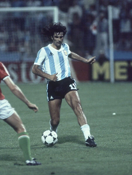 1982 World Cup Group Three match in Alicante, Spain. Argentina 4 v Hungary 1