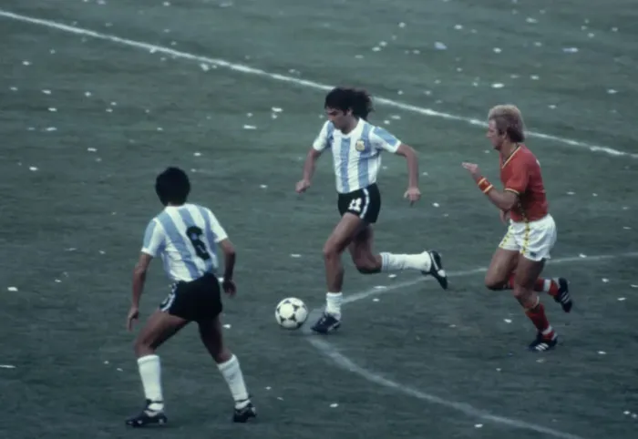 Framed Print : 1982 World Cup Group Three match in Barcelona, Spain. Argentina 0 v Belgium 1 Framed Print : 1982 World Cup Group Three match in Barcelona, Spain. Argentina 0 v Belgium 1