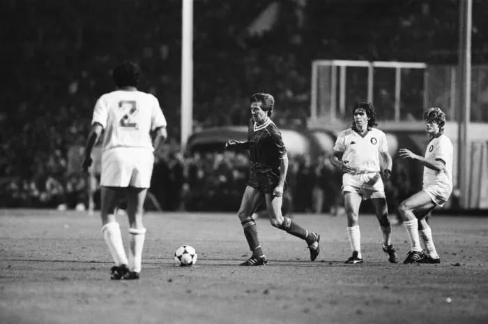 Framed Print : 1984 European Cup Final at Stadio Olimpico, Rome. Liverpool 1-1 As Roma Framed Print : 1984 European Cup Final at Stadio Olimpico, Rome. Liverpool 1-1 As Roma