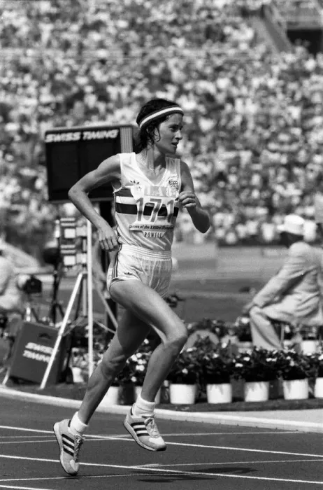 Framed Print : The 1984 Summer Olympics in Los Angeles. Womens marathon. Sarah Rowell Framed Print : The 1984 Summer Olympics in Los Angeles. Womens marathon. Sarah Rowell