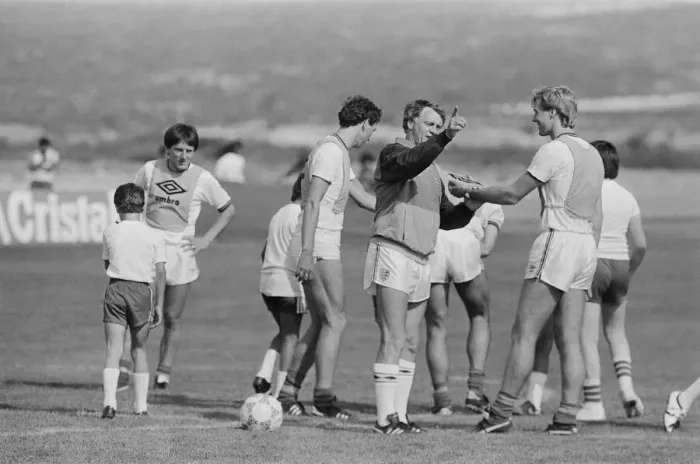 Framed Print : 1986 World Cup Finals in Mexico. England team manager Bobby Robson guides his