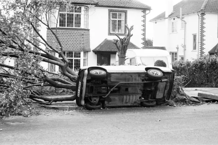 Framed Print : The 1987 Great Storm occurred on the night of 15 ? 16th October 1987