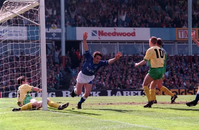 Framed Print : 1989 FA Cup Semi Final April 1989 Everton v Norwich City Everton