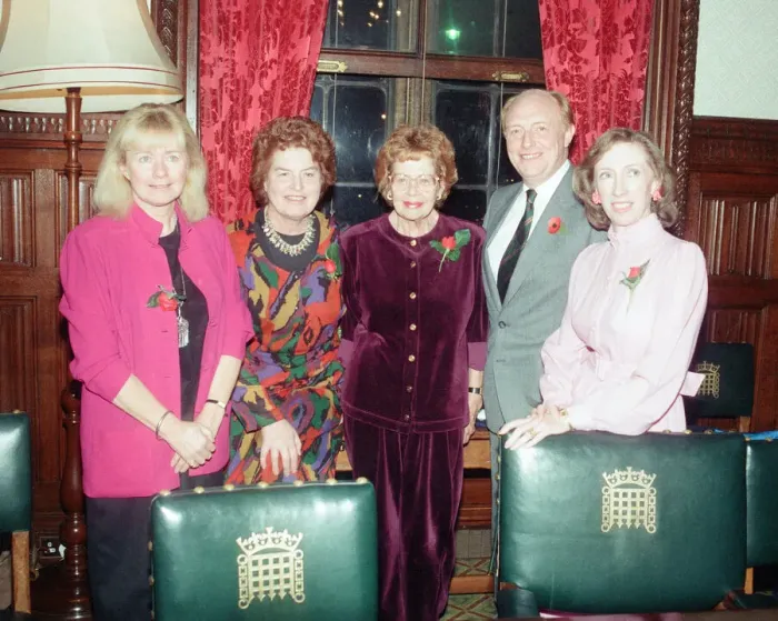 Framed Print : 1989 Labour Party Shadow Cabinet, newly elected, Photocall, Westminster, London