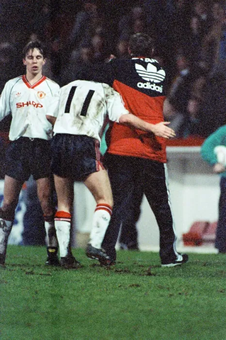 Framed Print : 1990 FA Cup Third Round match at The City Ground. Nottingham Forest 0 v Manchester