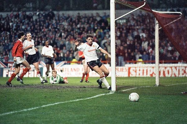 1990 FA Cup Third Round match at The City Ground. Nottingham Forest 0 v Manchester