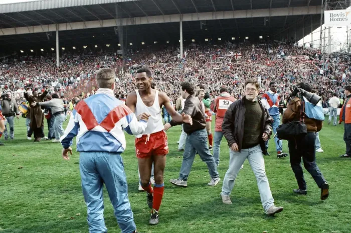 Framed Print : 1990 FA Cup Semi-final at Villa Park Crystal Palace 4 v 3 Liverpool Celebrations for