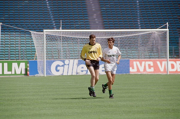 1990 World Cup Finals in Italy. Republic of Ireland goalkeeper Pat Bonner with