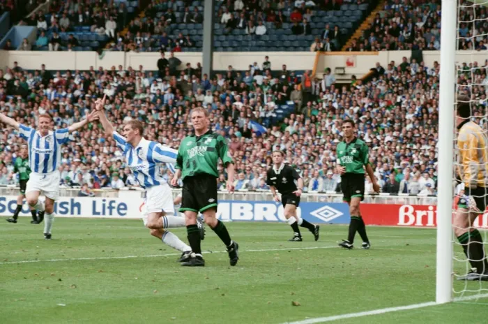Framed Print : The 1995 Football League Second Division play-off final Framed Print : The 1995 Football League Second Division play-off final